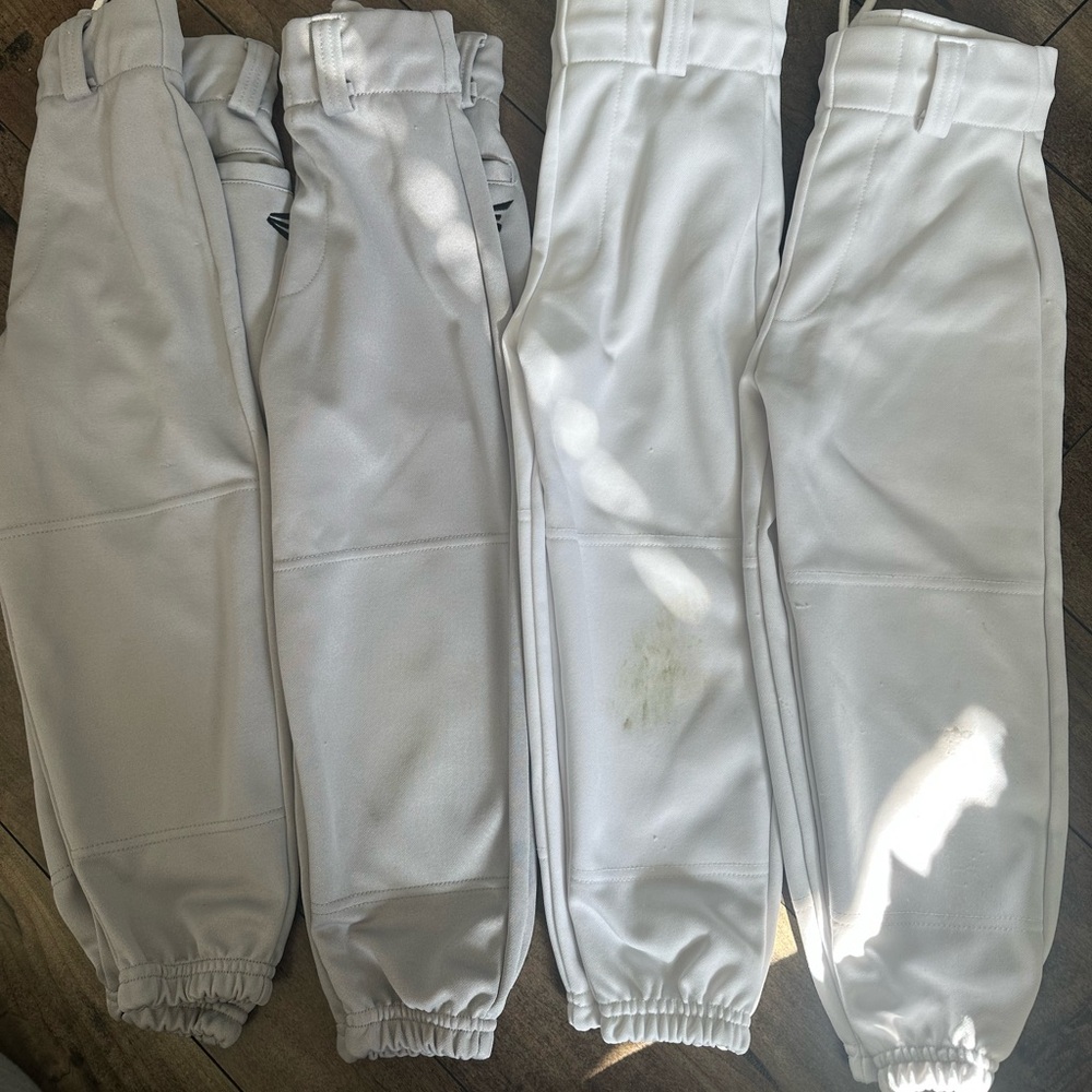 ⚾️⚾️⚾️⚾️ 4 pairs Used T-ball practice pants YXS